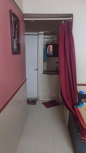 Room in  Apartment at Goregaon East – for Sale