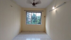 Room in 3 BHK Apartment at Thakur Complex, Kandivali East – for Rent