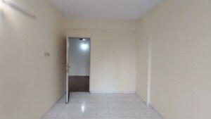 Room in 3 BHK Apartment at Thakur Complex, Kandivali East – for Rent