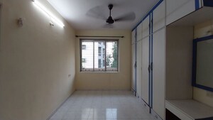 Room in 3 BHK Apartment at Thakur Complex, Kandivali East – for Rent