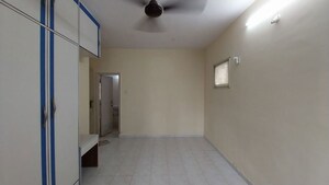 Room in 3 BHK Apartment at Thakur Complex, Kandivali East – for Rent