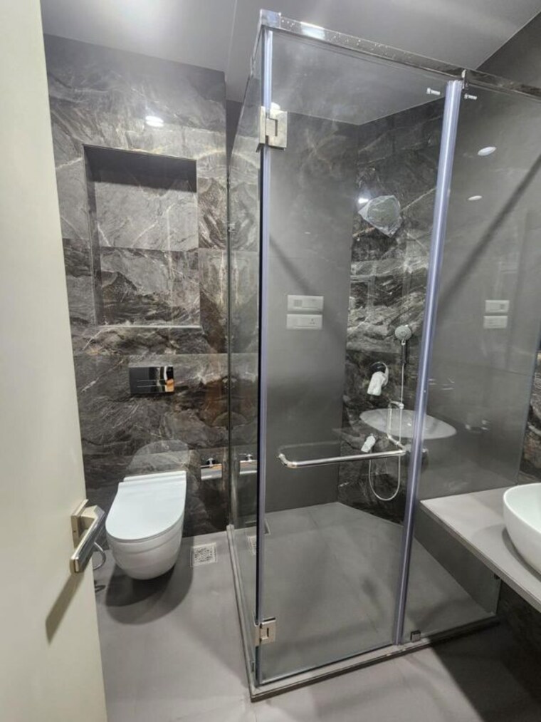 Bathroom, godrej-five-gardens 4 Bedroom 3000 Sq.Ft. Apartment In Matunga East Mumbai 10737720