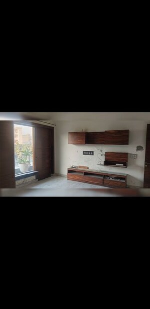 Bedroom in 5 BHK Builder Floor at Sector 85 – for Rent