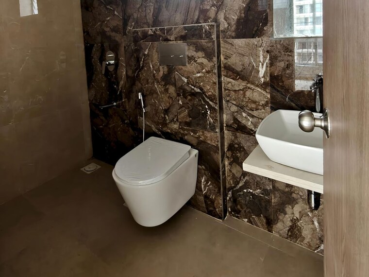 Bathroom, dosti-tulip 2 Bedroom 585 Sq.Ft. Apartment In Balkum Pada Thane 10737730