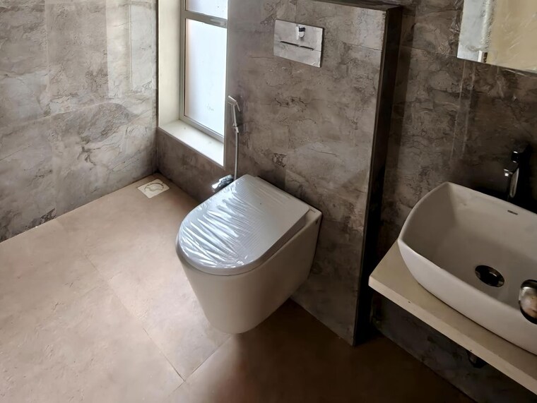 Bathroom, dosti-tulip 2 Bedroom 585 Sq.Ft. Apartment In Balkum Pada Thane 10737730