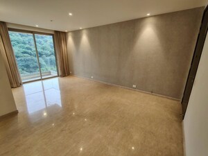 Room in 2 BHK Apartment at Hiranandani Castle Rock, Powai – for Rent