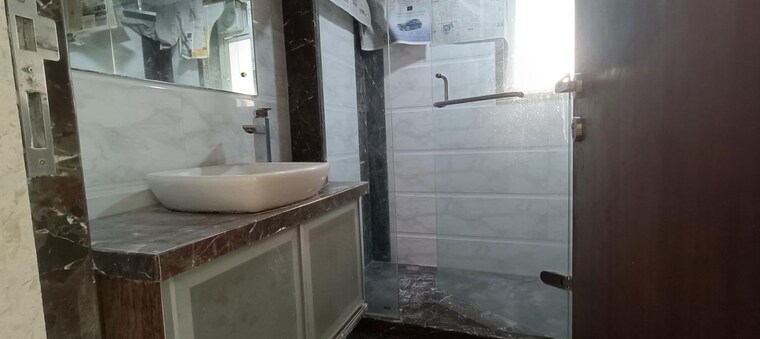 Bathroom, shree-chs-matunga 3 Bedroom 2000 Sq.Ft. Apartment In Matunga East Mumbai 10737746