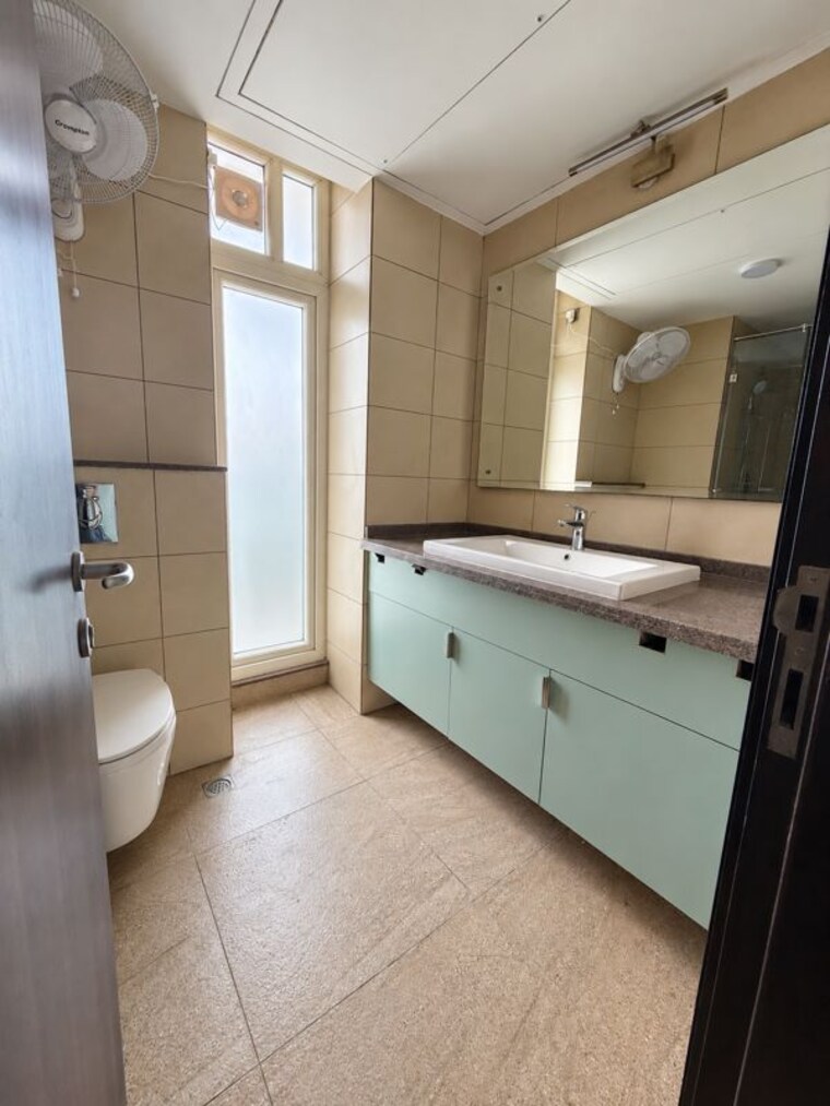 Attached Bathroom, mahindra-luminare 3.5 Bedroom 2985 Sq.Ft. Apartment In Sector 59 Gurgaon 10735291