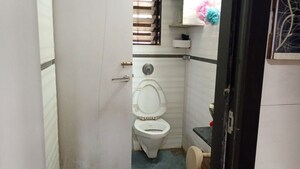 Bathroom in 1 BHK Apartment at Western Express Highway – for Rent