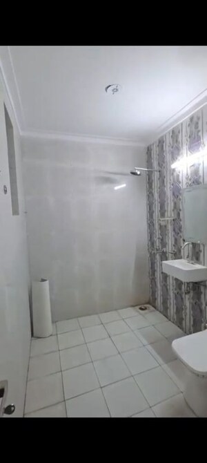 Bathroom in 3 BHK Builder Floor at Green Fields Colony – for Rent
