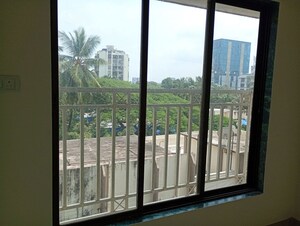 Room in 1 BHK Apartment at Vile Parle East – for Rent