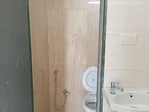 Bathroom in 1 BHK Apartment at Vile Parle East – for Rent