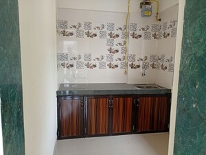 Furnished Amenities in 1 BHK Apartment at Vile Parle East – for Rent