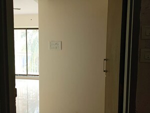Room in 1 BHK Apartment at Vile Parle East – for Rent