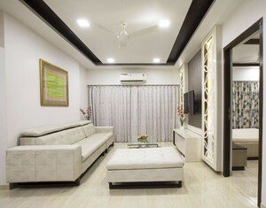 Living Room in 3 BHK Apartment at Santacruz West – for Rent