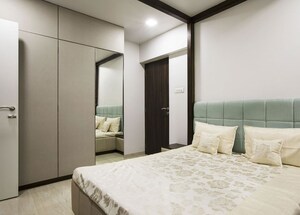 Bedroom in 3 BHK Apartment at Santacruz West – for Rent