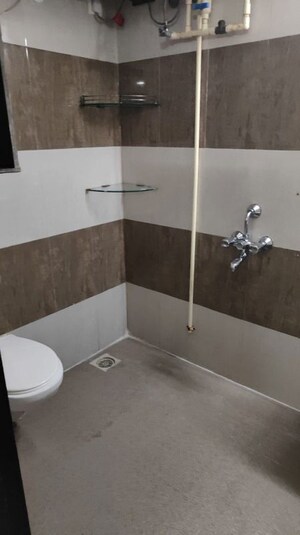 Furnished Amenities in 2 BHK Apartment at Dn Nagar – for Rent