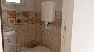 Bathroom in 1 BHK Apartment at Andheri East – for Rent