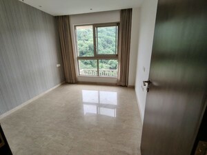 Room in 2 BHK Apartment at Hiranandani Castle Rock, Powai – for Sale