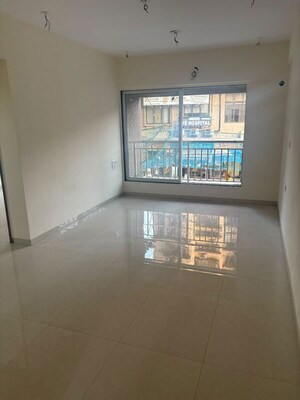 Room in 2 BHK Apartment at Drushti Sapphire, Ghatkopar East – for Rent