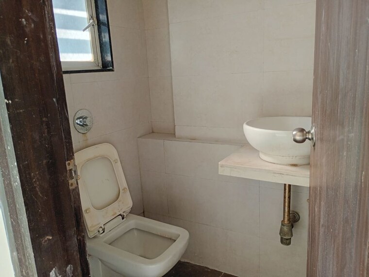 Bathroom, bianca 2 Bedroom 724 Sq.Ft. Apartment In Andheri East Mumbai 10737881