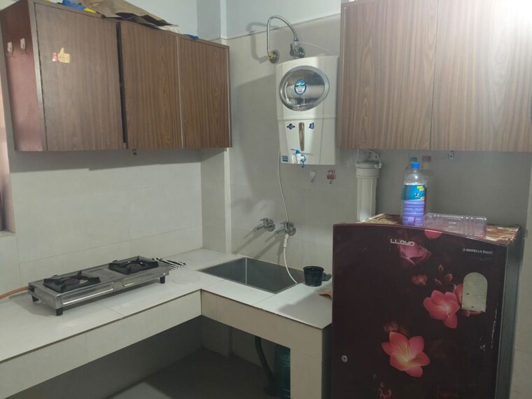 Kitchen, penta-homes 1 RK 550 Sq.Ft. Apartment In Vip Road Zirakpur 10737897