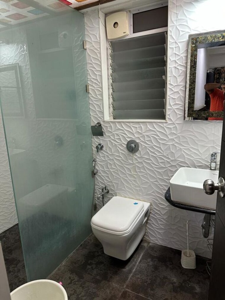 Bathroom, paranjape-schemes-royal-court 2 Bedroom 744 Sq.Ft. Apartment In Andheri East Mumbai 10737900