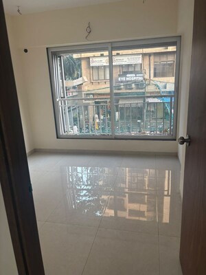 Room in 2 BHK Apartment at Hubtown Rising City, Ghatkopar East – for Rent