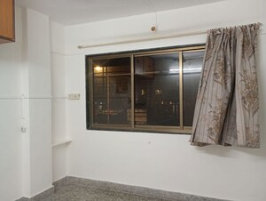 Room in 1 BHK Apartment at Sun & Breeze Apartment, Vile Parle East – for Rent
