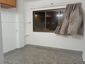 Room in 1 BHK Apartment at Sun & Breeze Apartment, Vile Parle East – for Rent
