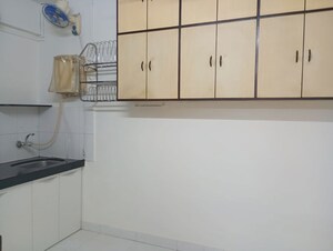 Room in 1 BHK Apartment at Sun & Breeze Apartment, Vile Parle East – for Rent
