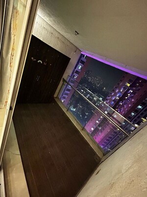 Furnished Amenities in 1 BHK Apartment at Conwood Astoria, Goregaon East – for Rent