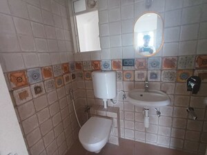Attached Bathroom in 1 BHK Apartment at Andheri East – for Rent