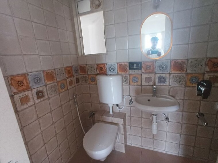 Attached Bathroom, andheri east 1 Bedroom 420 Sq.Ft. Apartment In Andheri East Mumbai 10737975