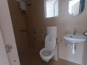 Bathroom in 1 BHK Apartment at Andheri East – for Rent
