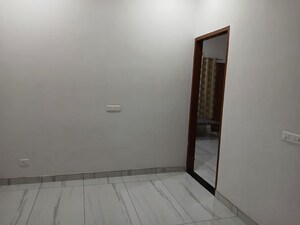 Room in 3 BHK Independent House at Sector 14 – for Rent