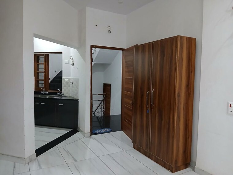 Other, sector 14 3 Bedroom 250 Sq.Yd. Independent House In Sector 14 Hisar 10737995