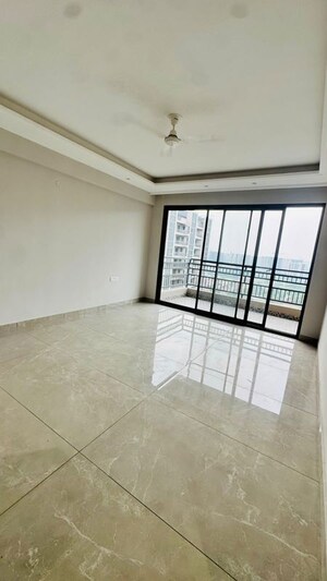 Room in 3.5 BHK Apartment at Noble Callista, Sector 66 B – for Sale