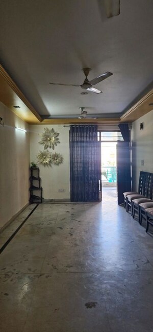 Living Room in 2.5 BHK Independent House at Carnation Greens, Sector 8 – for Rent