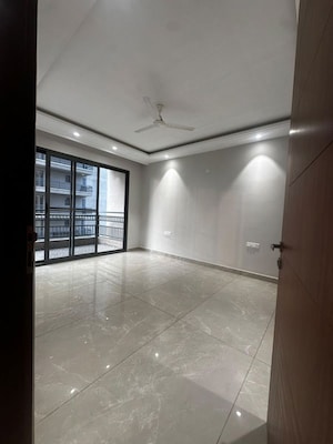 Room in 4 BHK Apartment at Noble Callista, Sector 66 B – for Rent