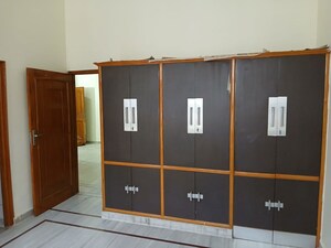 Room in 2 BHK Independent House at Sector 9 – for Rent