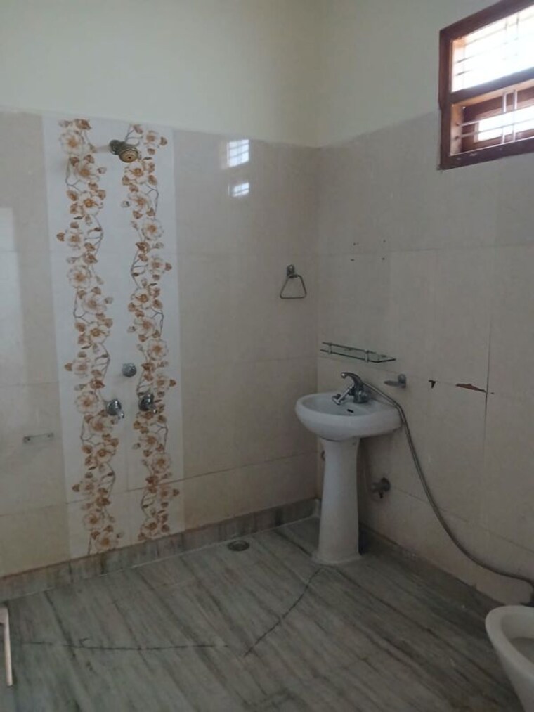 Bathroom, sector 9 2 Bedroom 250 Sq.Ft. Independent House In Sector 9 Hisar 10738028