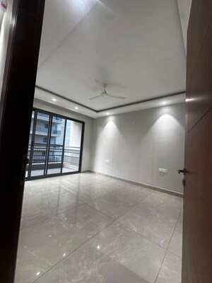 Room in 4 BHK Apartment at Noble Callista, Sector 66 B – for Sale