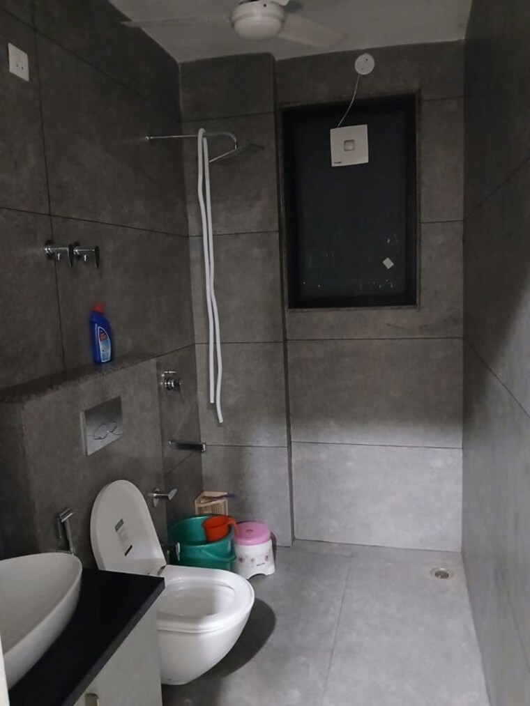 Bathroom, sector 16 3 Bedroom 350 Sq.Yd. Independent House In Sector 16 Hisar 10738049