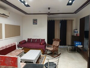 Living Room in 3 BHK Independent House at Sector 16 – for Rent