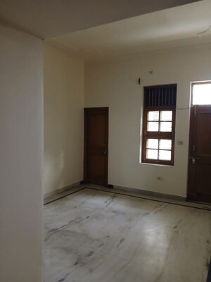 2 BHK Apartment For Rent in Sector 17