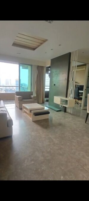 2.5 BHK Apartment For Rent in Oberoi Springs, Andheri West