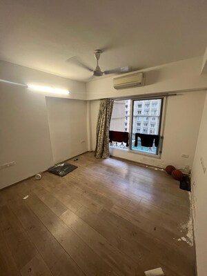 Room in 2 BHK Apartment at Kanakia Paris, Bandra East – for Rent