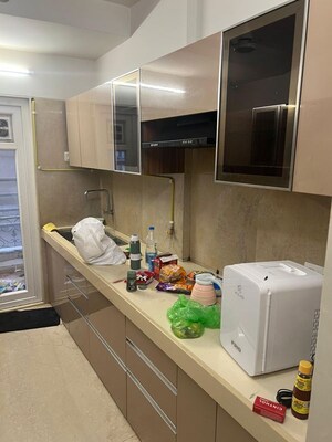 Furnished Amenities in 2 BHK Apartment at Kanakia Paris, Bandra East – for Rent