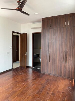 Room in 3 BHK Apartment at Piramal Vaikunth, Balkum Pada – for Rent